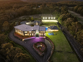 Australia Estate With Guest House & 20-Car Garage (PHOTOS)