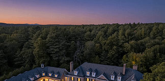 New Hampshire Home On 16 Acres With Indoor Pool (PHOTOS)